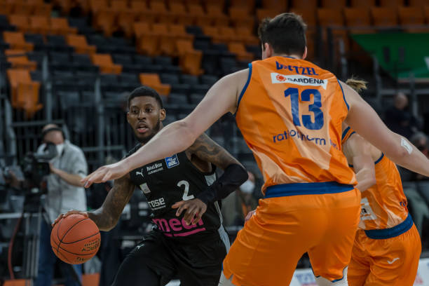 他在场上的 他在场上的