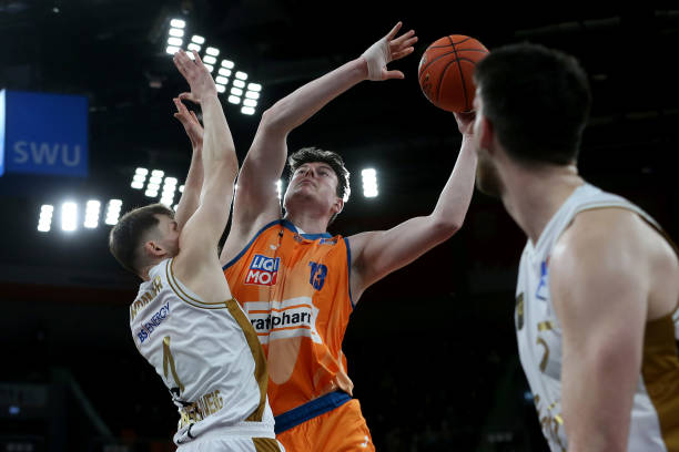 界的热门话 界的热门话